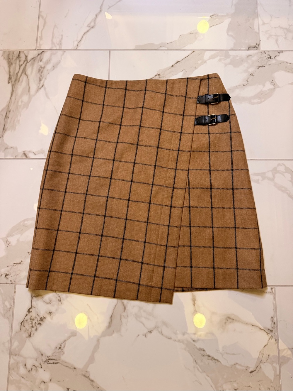 Brooks Brothers 100% Wool Windowpane Wrap Skirt,camel plaid, SZ 6, quiet luxury